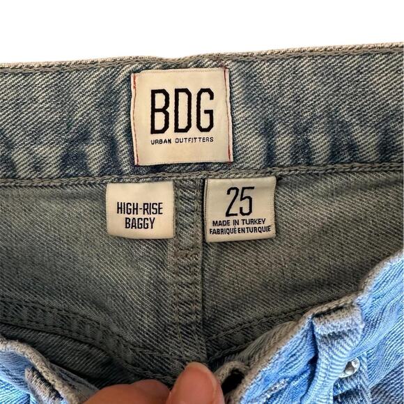 bdg high rise baggy light wash jeans - Picture 2 of 4